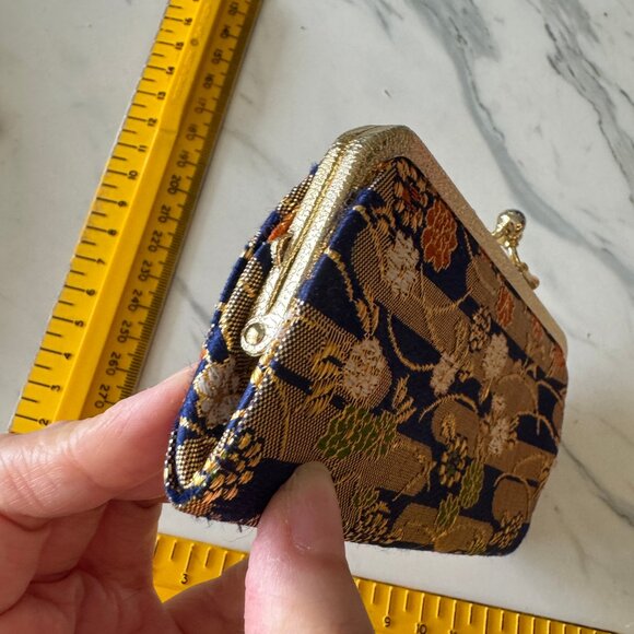 VINTAGE 2 LAYER DIVIDER DOUBLE LAYER GOLD COLORED COIN PURSE EMBROIDER - Picture 3 of 16